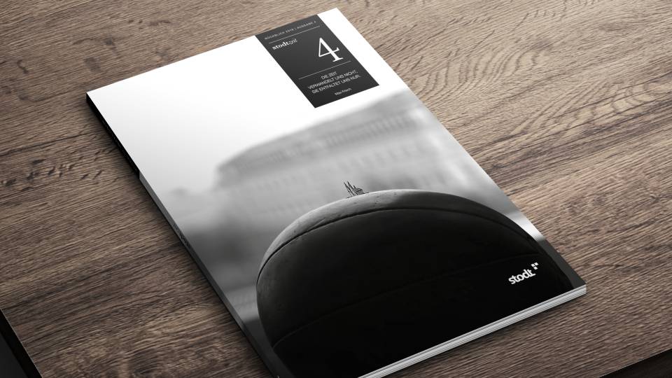 Unternehmensmagazin stodt Cover der stodtZeit 2018 auf einem Tisch